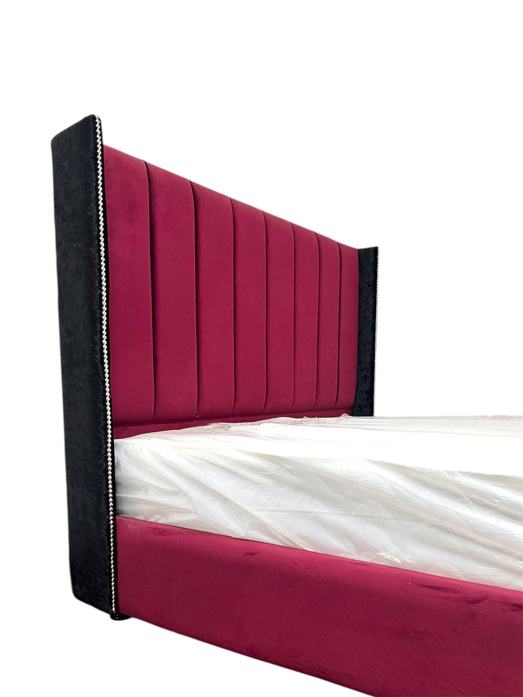Mylo Upholstered Wingback Bed Frame (4’6–Double Bed)